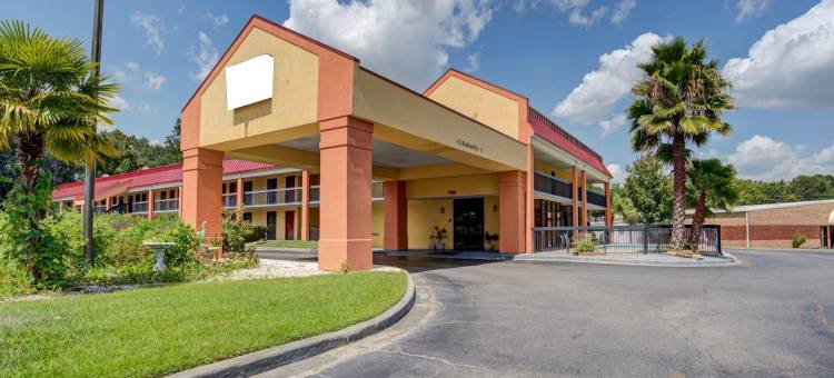 郊区开间海恩斯维尔 - 斯图尔特堡地区(Suburban Studios Hinesville - Fort Stewart Area)图片