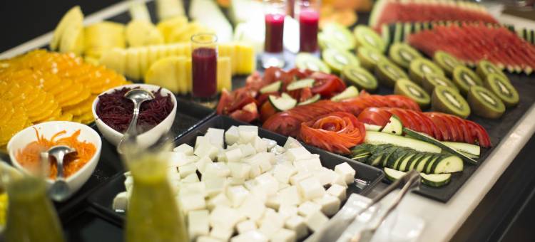 佩蒂特宫雷纳广场酒店(Petit Palace Plaza de la Reina)图片