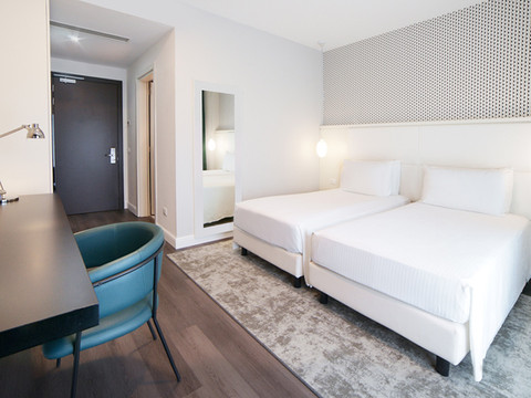 诺拉那不勒斯武尔卡诺博诺假日酒店