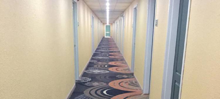 奥沙克湖速8酒店(Super 8 by Wyndham Lake of the Ozarks)图片