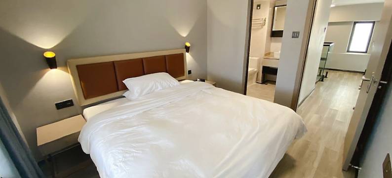 罗孚空中温泉公寓(金河大道分店)图片