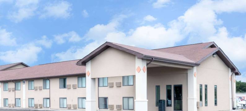 休伦温德姆速8酒店(Super 8 by Wyndham Huron)图片