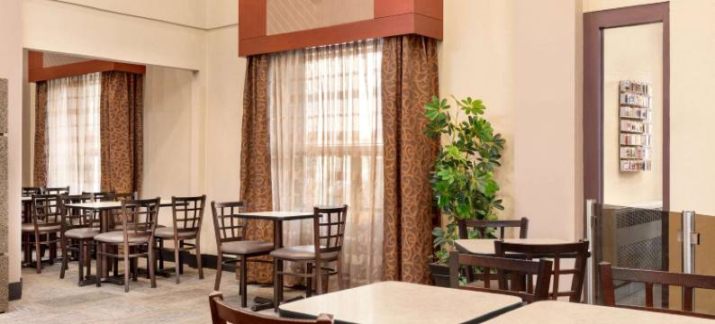 Travelodge by Wyndham Oshawa Whitby图片