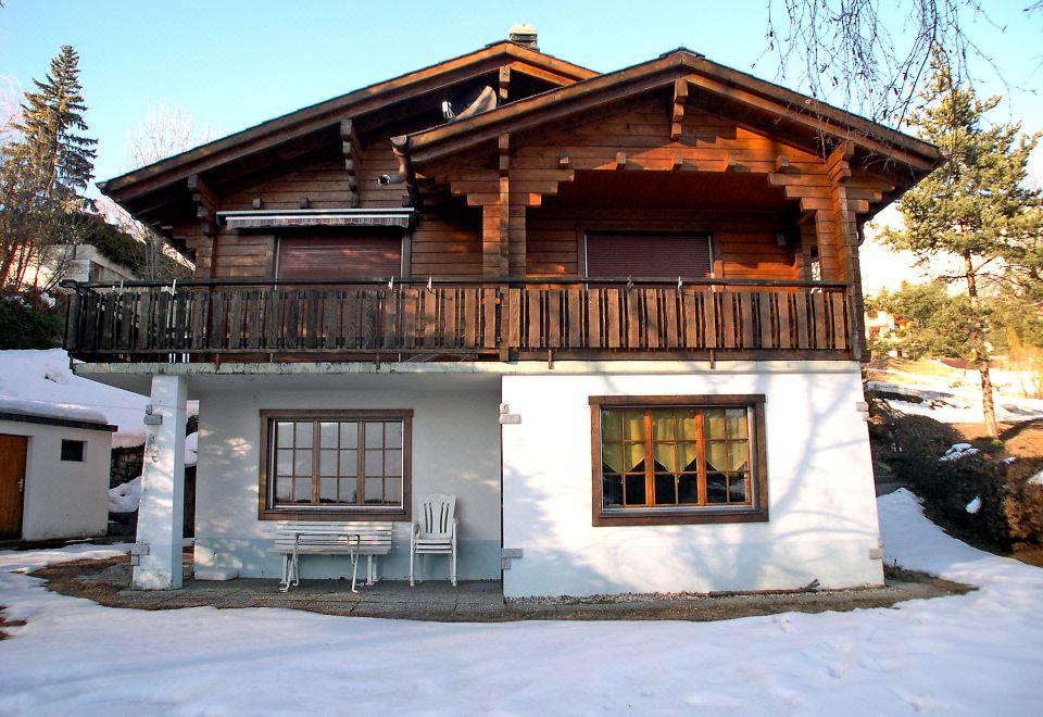 Frênes Hotel Overview