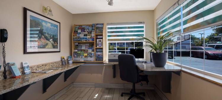 梅德福机场品质套房酒店(Quality Inn & Suites Medford Airport)图片