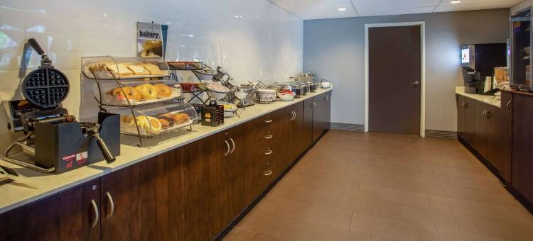 蒂明斯麦客达套房酒店(Microtel Inn & Suites by Wyndham Timmins)图片