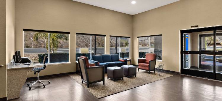 红杉国王峡谷舒适套房酒店(Comfort Inn & Suites Sequoia Kings Canyon)图片