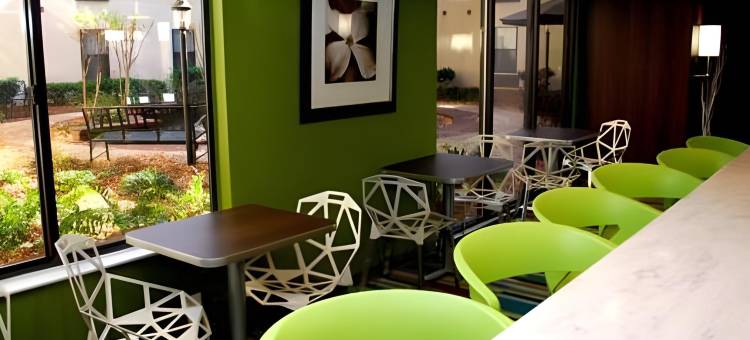 亚特兰大市中心凯隆酒店(Clarion Inn & Suites Atlanta Downtown)图片