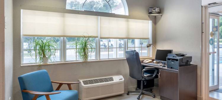 布鲁克斯维尔温德姆麦客达套房酒店(Microtel Inn & Suites by Wyndham Brooksville)图片