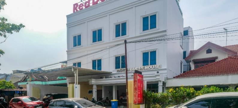 红门酒店-近爱马仕皇宫棉兰波罗尼亚(RedDoorz Near Hermes Place Polonia Medan)图片