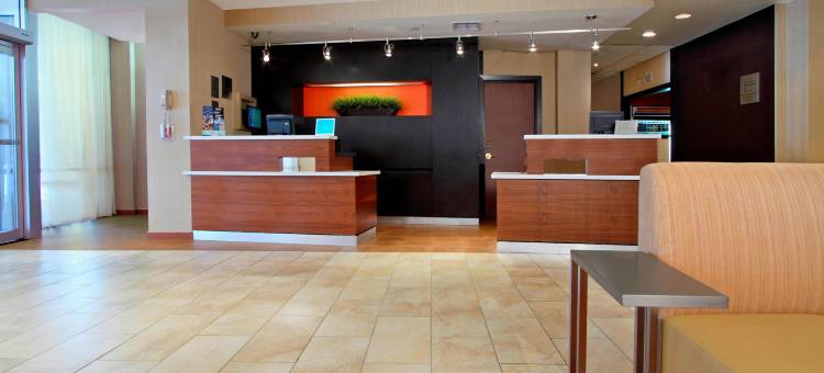 林德赫斯特梅多兰兹万怡酒店(Courtyard Lyndhurst Meadowlands)图片