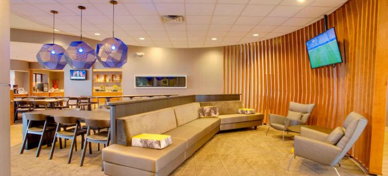 劳伦斯市中心万豪SpringHill酒店(SpringHill Suites Lawrence Downtown)图片