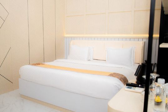 The Emirio Hotel & CottageHotel Overview