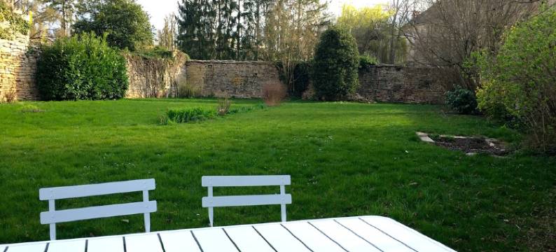 Former convent from the 17th, renovated, private garden, Beaune center图片