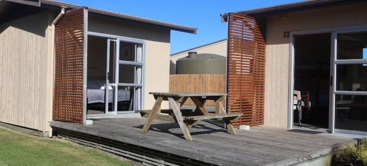 波哈拉海滩TOP10假日公园(Pohara Beach Top 10 Holiday Park)图片