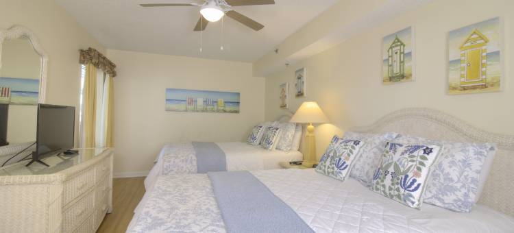 Private Balcony and Resort Amenities - Luxurious Coastal Escape图片