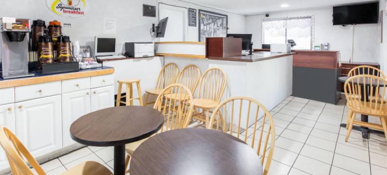 毕晓普速8酒店(Super 8 by Wyndham Bishop)图片