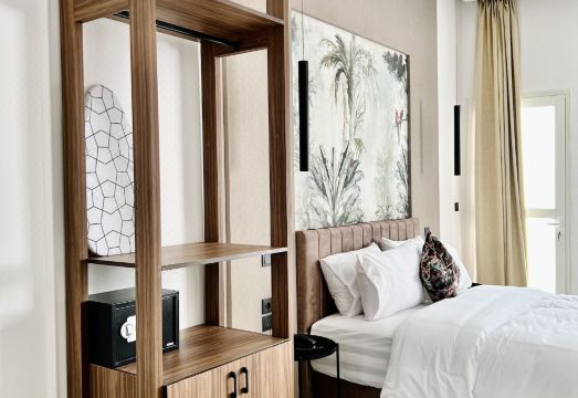 MyCity Hotel Overview