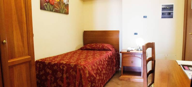 嘉莉博迪酒店(Hotel Ristorante Garibaldi)图片