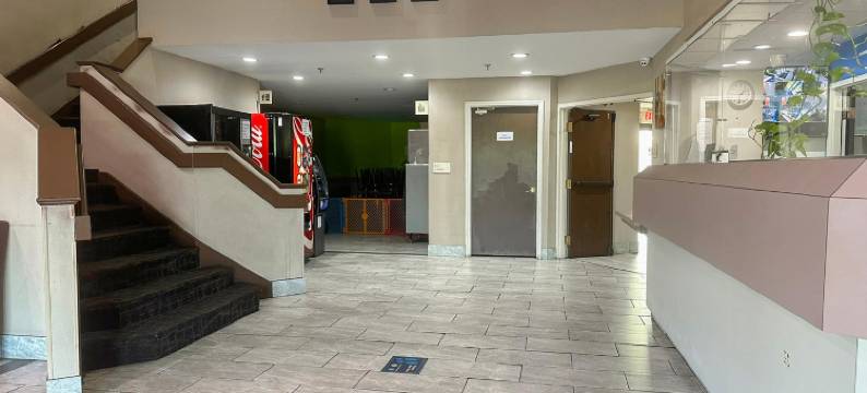 美国路孟菲斯I 240镇屋经典旅馆(Classic Inn by Townhouse American Way Memphis I 240)图片