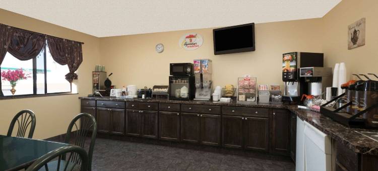 托皮卡-沃纳梅克路-I-70速8酒店(Super 8 by Wyndham Topeka/Wanamaker RD/I-70)图片