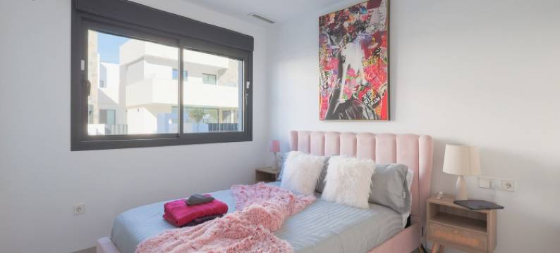 四卧别墅 - 可住8人 - 带泳池 - 花园 - 停车位(4 Bed Villa - Sleeps 8 - Pool - Garden - Parking)图片