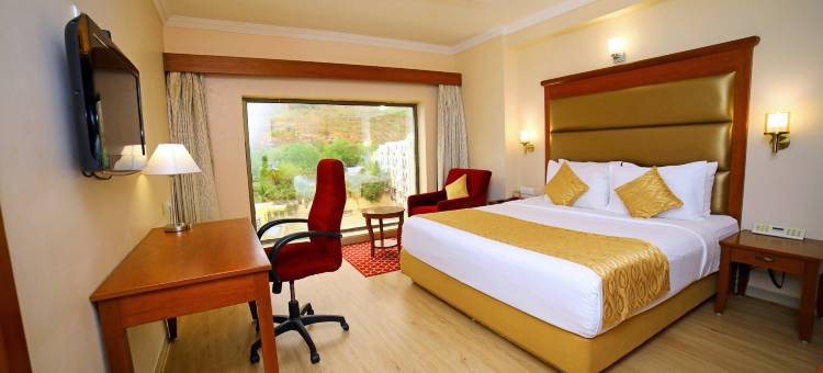 提鲁帕提拉吉公园酒店(Raj Park- Hill View)图片