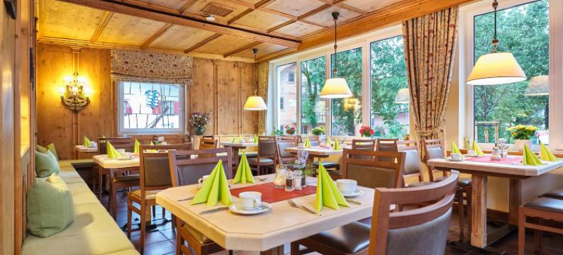 祖姆图姆酒店 - 出租公寓和客房(Akzent Hotel Turmwirt)图片