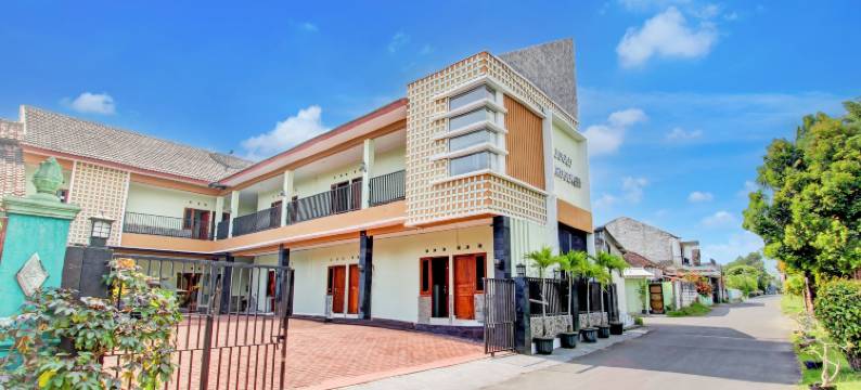 近阿迪苏西普托机场的O Joglo Sorogenen酒店(Hotel O Sleman Near Bandara Adi Sutjipto Formerly Joglo Sorogenen)图片