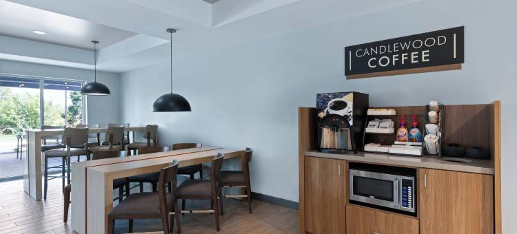 麦克弗森烛林套房酒店(Candlewood Suites Mcpherson)图片