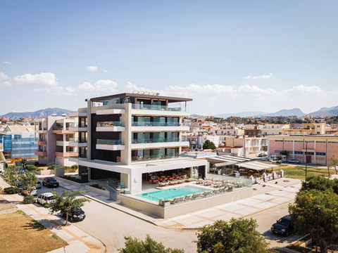 前卫蓝精品酒店