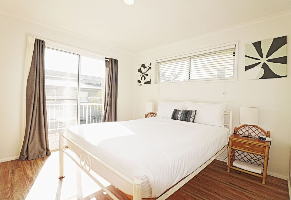 Beachcomber - Pet Friendly Hotel Overview