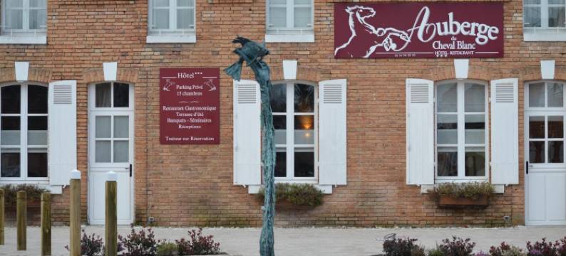 白马酒店(Logis Hôtel Auberge du Cheval Blanc)图片