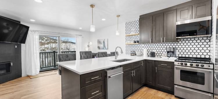 顶峰游艇俱乐部＃10由顶峰县山区度假村提供(Summit Yacht Club 10: 2)图片