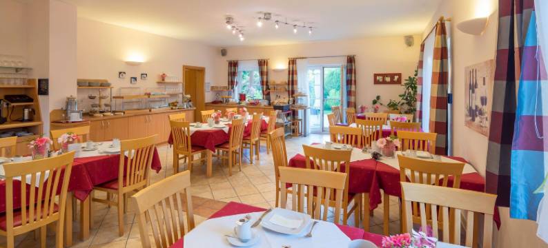 洛珀斯朵夫绿洲加尔尼酒店(Hotel Garni Oasis Loipersdorf)图片