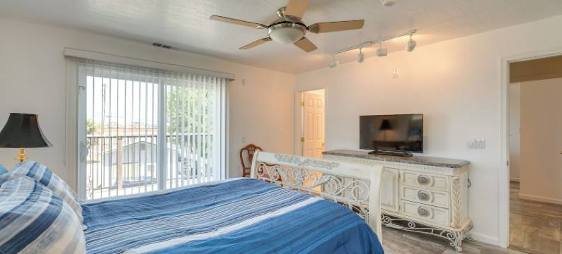 河滨Bethel岛之家，配有码头和滑道(Waterfront Bethel Island Home w/ Dock & Slip)图片