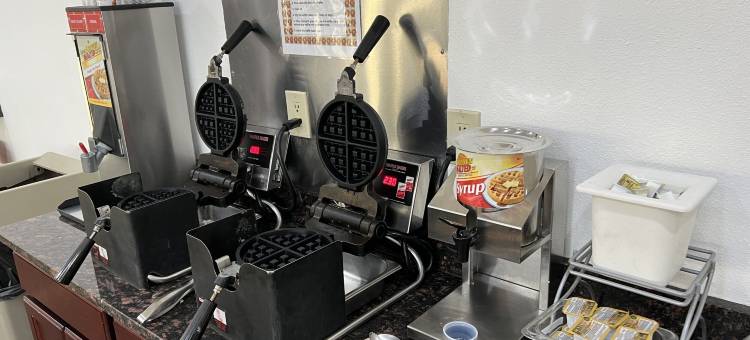 锡达福尔斯温德姆速8酒店(Super 8 by Wyndham Cedar Falls IA - University)图片