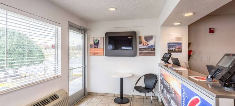 阿尔伯克基南 - 机场6号汽车旅馆(Motel 6 Albuquerque, NM - South - Airport)图片