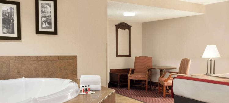 鸽子谷北华美达酒店(Ramada by Wyndham Pigeon Forge North)图片