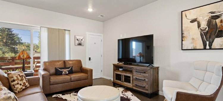 夏延Downtown迷人联排别墅配有WiFi & 中央空调！(Charming Downtown Townhome in Cheyenne with WiFi & Central AC!)图片