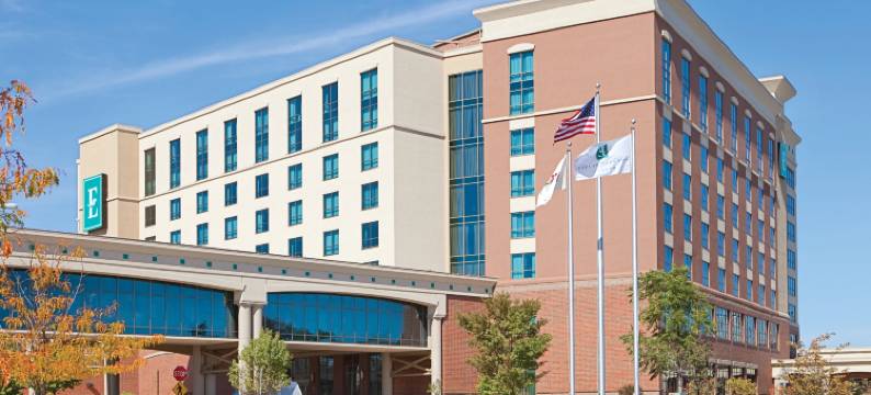 东皮奥里亚滨河希尔顿安泊酒店(Embassy Suites by Hilton East Peoria Riverfront Hotel & Conference Center)图片