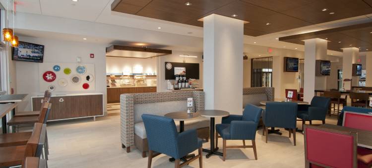 洲际酒店集团智选假日套房酒店约翰斯敦(Holiday Inn Express & Suites JOHNSTOWN by IHG)图片