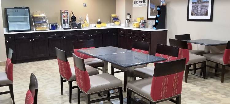 布鲁克林海洋公园戴斯酒店(Days Inn by Wyndham Brooklyn Marine Park)图片