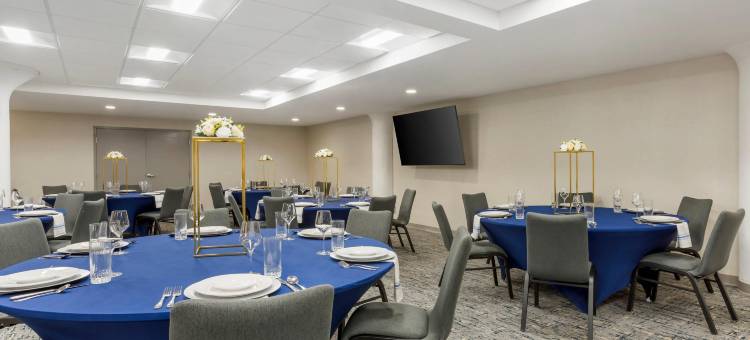 纽瓦克自由国际机场舒适套房酒店(Comfort Inn & Suites Newark Liberty International Airport)图片