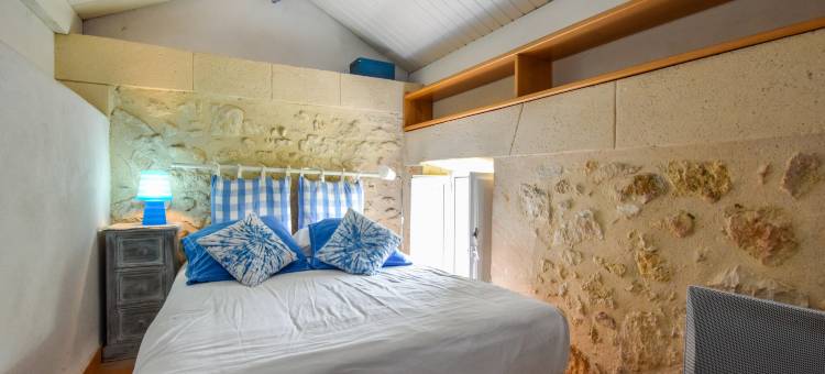 Beautiful holiday home with swimming pool图片