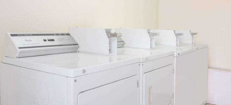 马歇尔温德姆戴斯套房酒店(Days Inn & Suites by Wyndham Marshall)图片