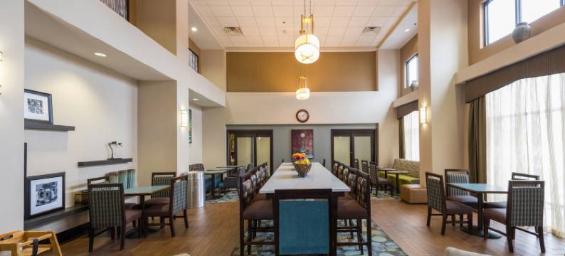 詹姆斯敦欢朋酒店及套房(Hampton Inn & Suites Jamestown)图片