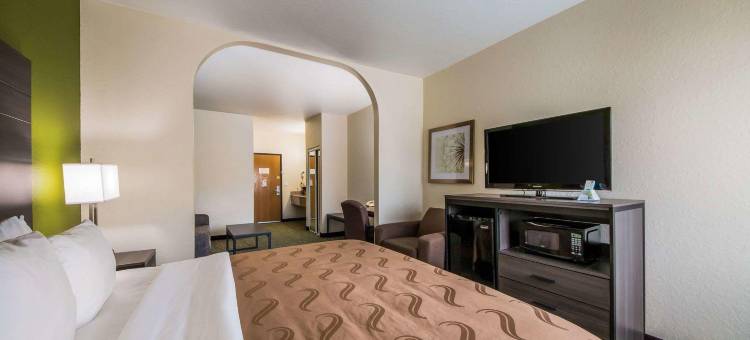 品质酒店套房圣安东尼奥布鲁克斯市基地(Quality Suites San Antonio Brooks City Base)图片