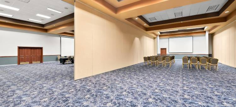 科尔尼会展中心克拉丽奥酒店及套房(Suburban Studios, Kearney)图片