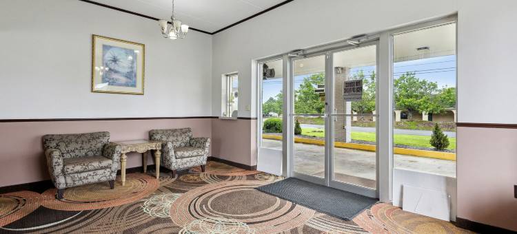 OYO格林维尔US-321公路附近的Relax inn(Relax Inn by OYO Greeneville Near Hwy US-321)图片